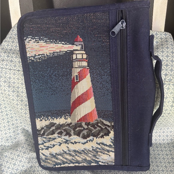 Zonderfan Gifts Lighthouse Zippered Bible Keeper - Picture 1 of 9